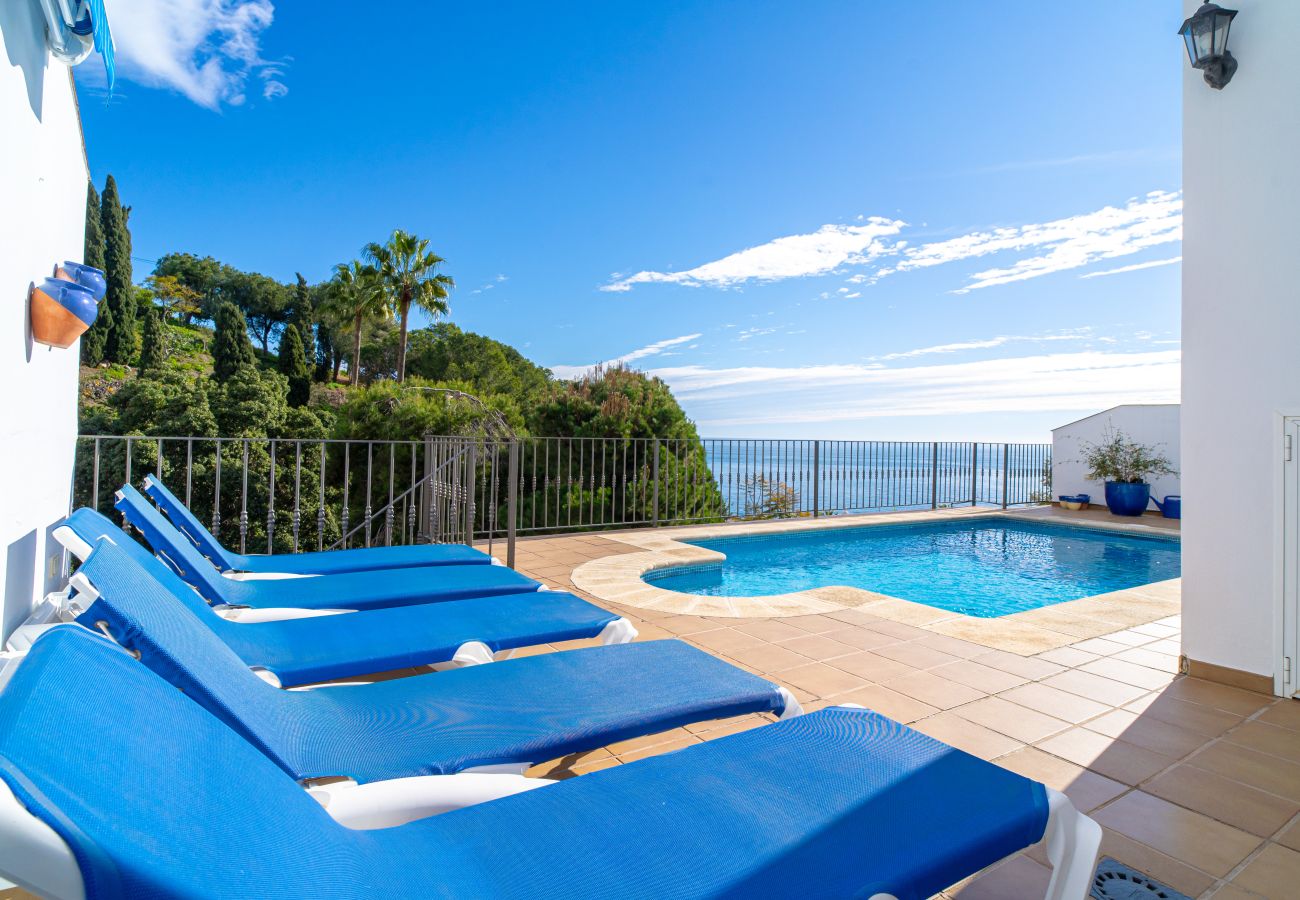 Villa in Nerja - Villa Ladera del Mar Private Pool by Casasol