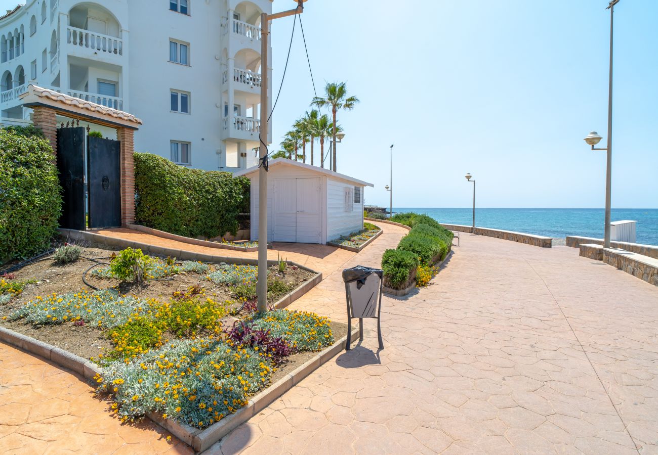 Lägenhet i Nerja - Stella Maris Beachfront 3A by Casasol